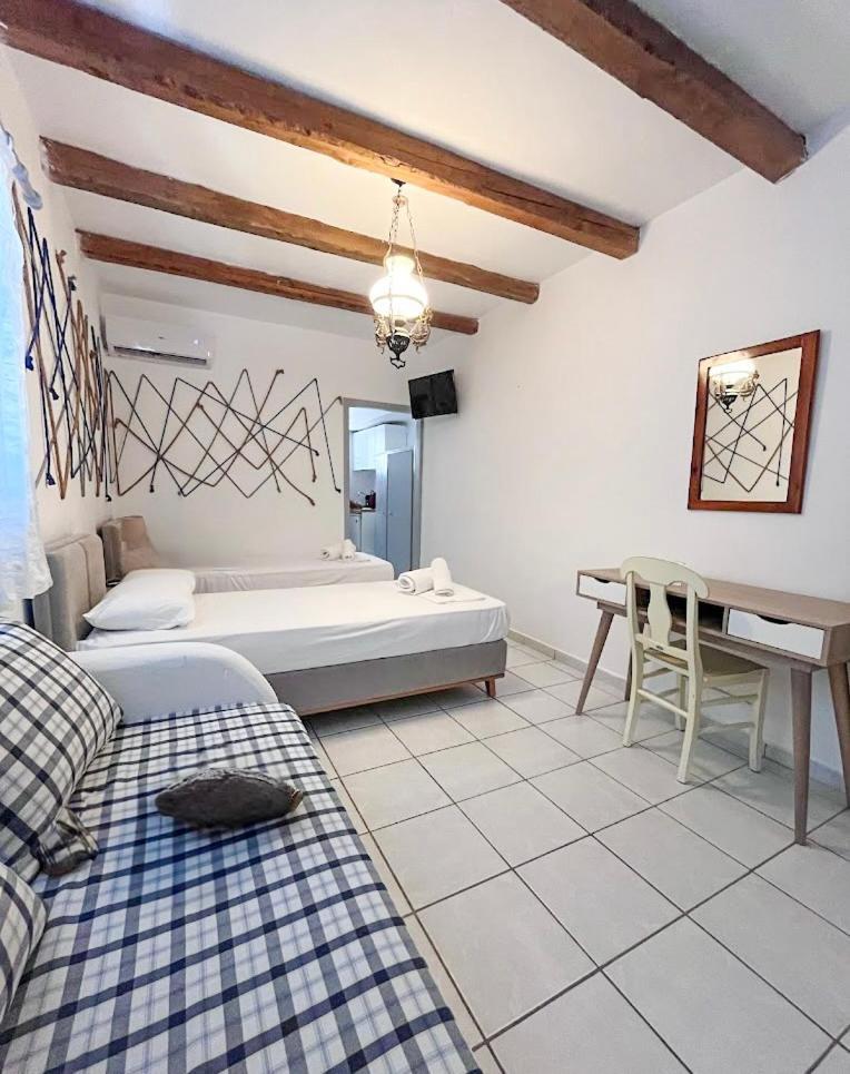 Hotel Camares Alopronia Esterno foto